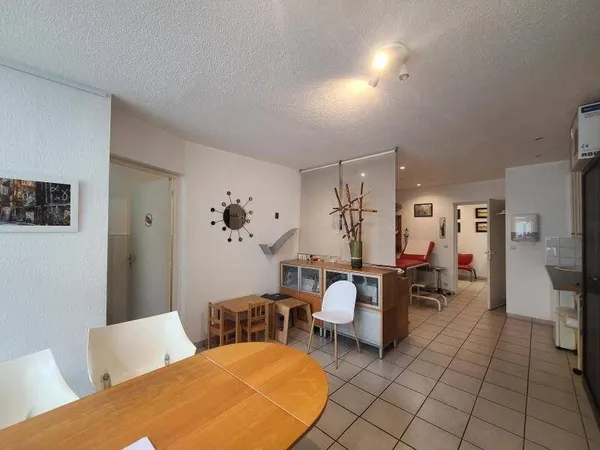 Local commercial 1 pièce 49 m²