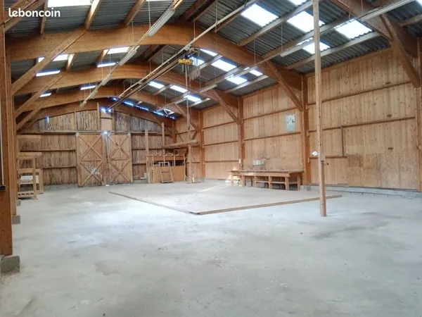 Atelier, Hangar