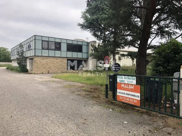 Local d'activité 1026 m²