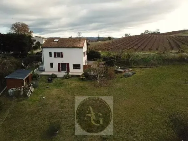 Maison 5 pièces 140 m²