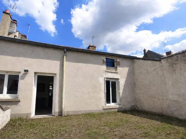 Maison de bourg Vie de plain-pied et fort potentiel