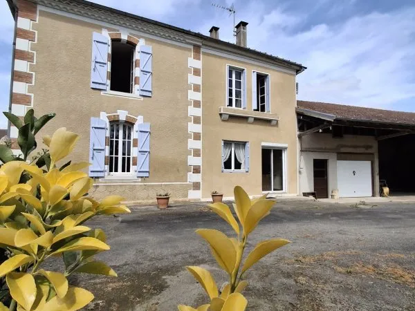 Maison 8 pièces 240 m²