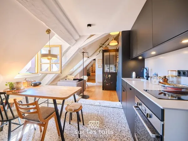 Loft atypique sous les toits Vue château Vieille ville