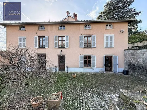 Maison 8 pièces 314 m²