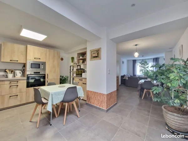 Une maison semi-mitoyenne de 107,5 m²