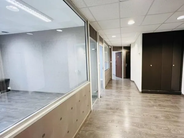 Bureaux 146 m²