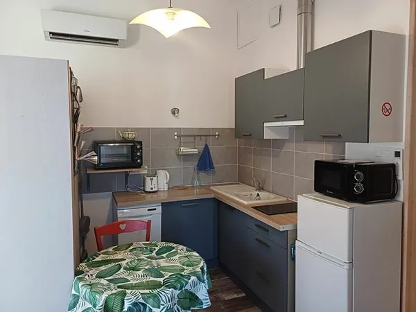 A vendre maison de 58 m², à Saujon, port du Riberou composée de 2 studios à l'étage, d'une buanderie