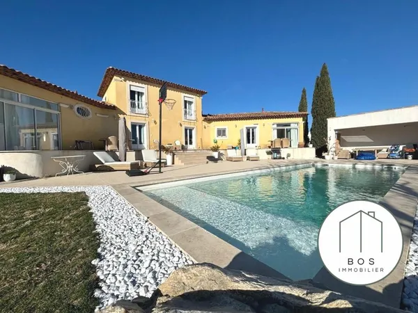 Spacieuse villa avec piscine et T2 indépendant