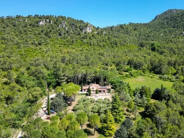 Maison 4 pièces 250 m²