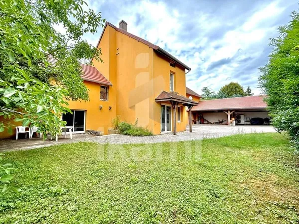 Maison 10 pièces 258 m²