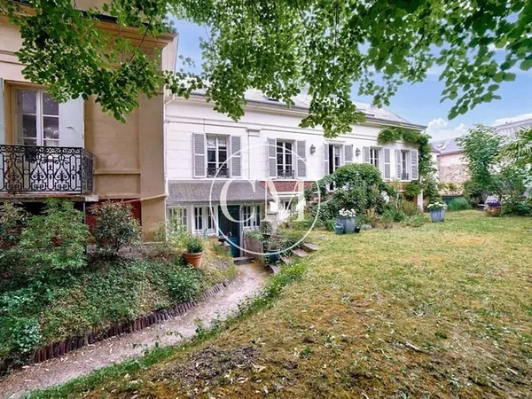 Maison 7 pièces 213 m²