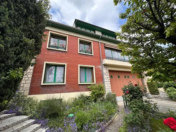 Maison 10 pièces 250 m²
