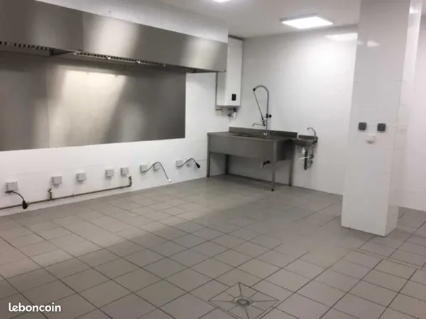 Local commercial 462 m²