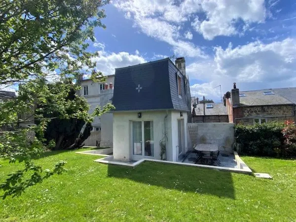 SUPERBE MAISON DE VILLE 6 PIÈCES DE 90,62 M2 AVEC JARDIN ET