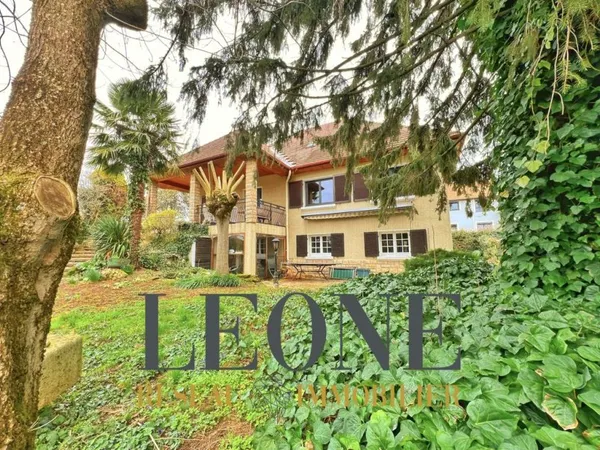 Maison de luxe 7 pièces 275 m²