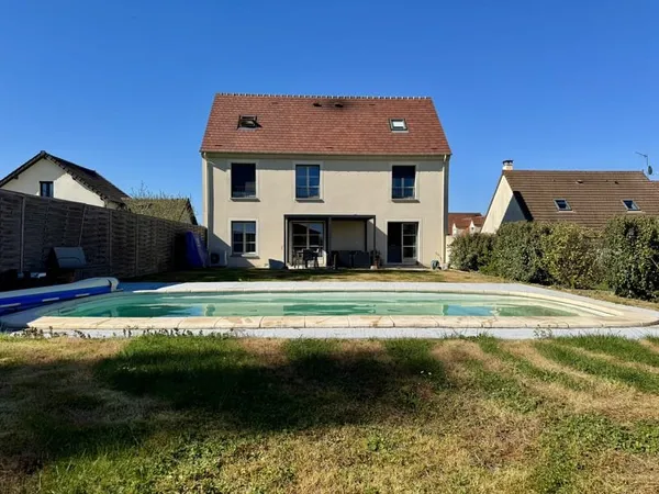 Maison familiale avec piscine