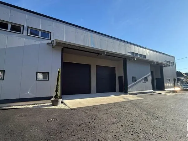 Local commercial 132 m²