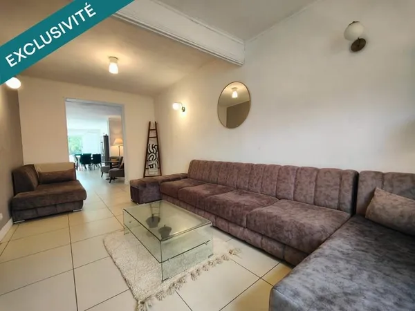 Grande maison familiale avec jardin, garage et stationnements - Lille