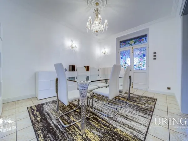 Maison 10 pièces 181 m²