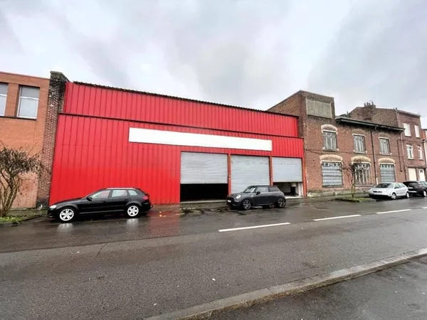 Local d'activité 2122 m²