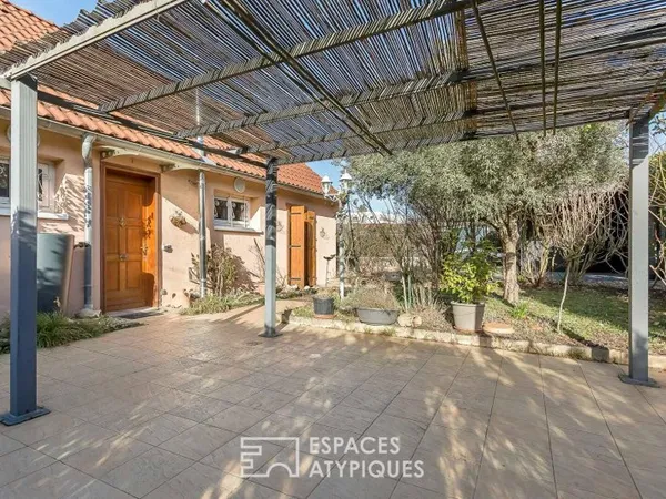 Maison avec jardin à proximité du métro Cuire