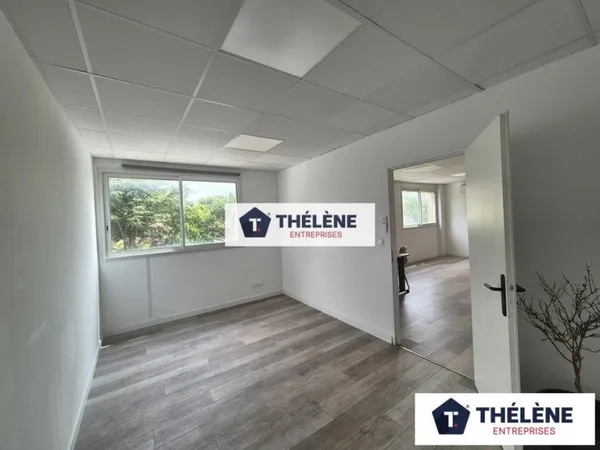 Bureaux 102 m²