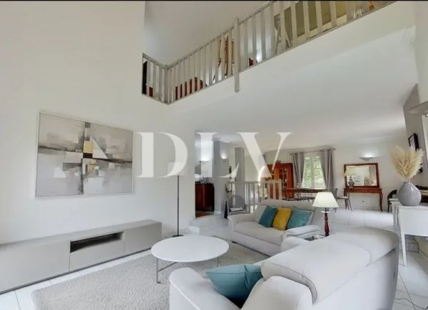 Maison de luxe 6 pièces 160 m²