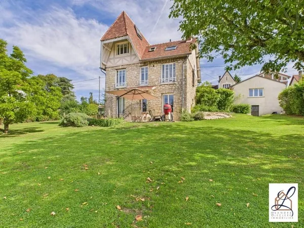 Maison 7 pièces 200 m²
