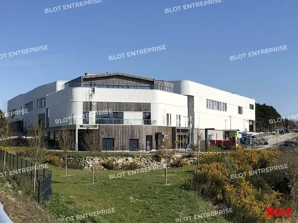 Bureaux 555 m²