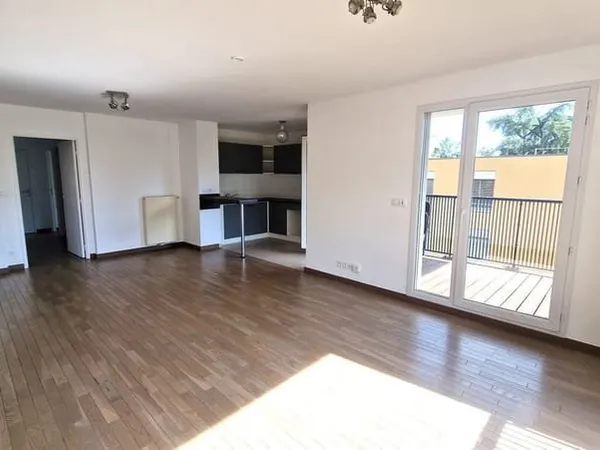 MAGNIFIQUE T4 DE 90 M² AVEC TERRASSE ET PARKING EN SOUS-SOL