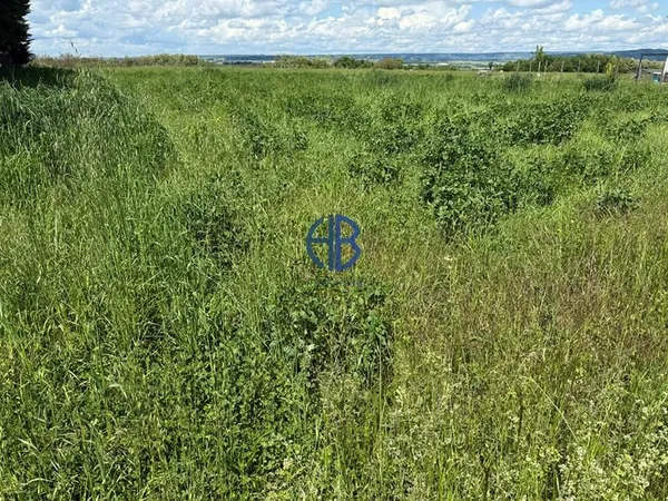 VIRIVILLE - Terrain constructible 1581 m² - Secteur calme