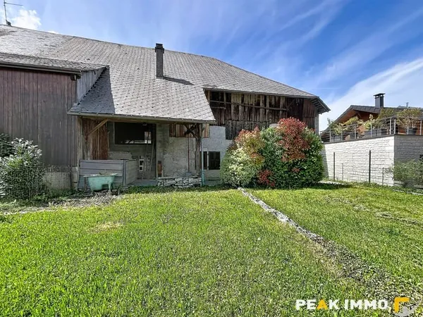 Duplex entre appartement et maison de village - jardin privatif 300 m2 - Doussard