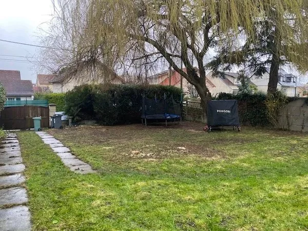 TERRAIN CONSTRUCTIBLE DE 235 m² AVEC PROJET