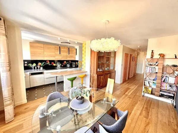 Bel appartement familial lumineux au pied des commerces !! C