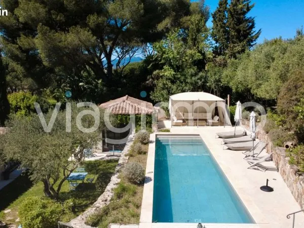 Propriété en viager 6 pièces 240 m²