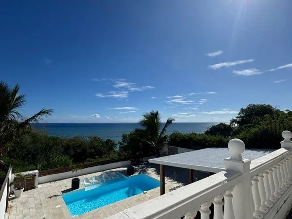 Villa d'exception de 197 m2 - vue panoramique sur l'océan