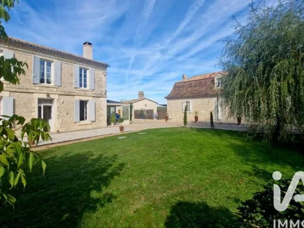 Villa 12 pièces 437 m²