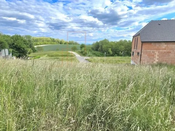 Terrain à bâtir 608 m²