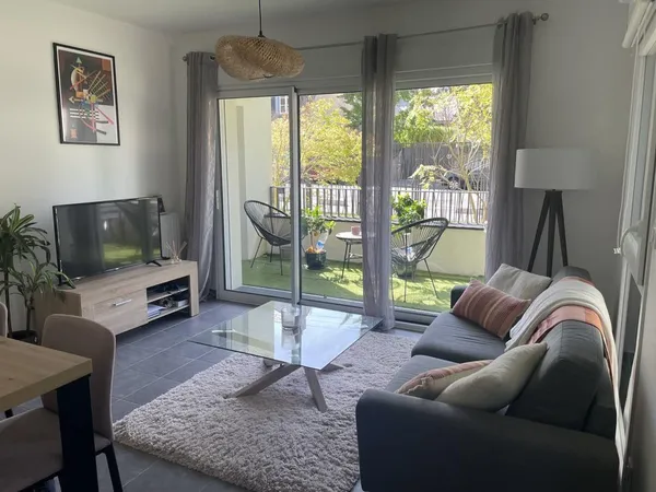 Superbe T2 meublé 42m² avec loggia 7m² au calme