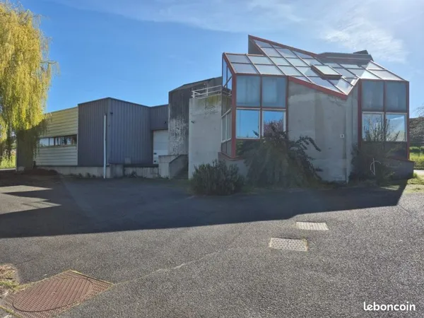 Location bureaux et depot a la roche blanche