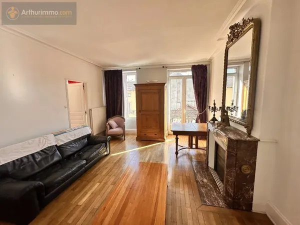 Bel Appartement à Nancy avec Cheminée et Domotique