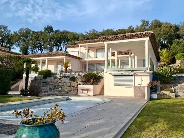 EXCLUSIVITÉ | Domaine du Golf : Villa de Prestige + Terrain Constructible - Vue Mer Panoramique Golf