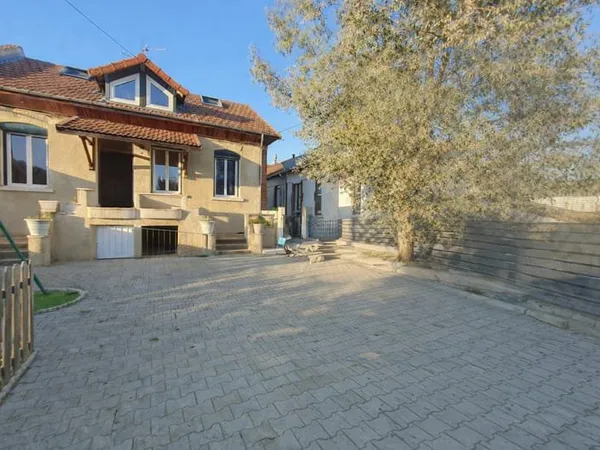 Maison Riorges 7 pièce(s) 130 m2
