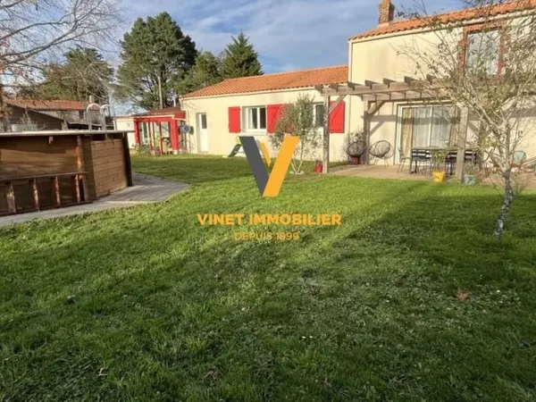 MONTBERT Longère en village avec charme