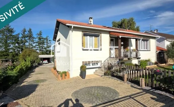Pavillon sur sous-sol, 153m², 4 chambres, 945m² de terrain, 2 garages.