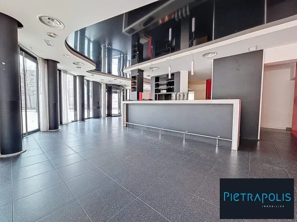 Local commercial 263 m²