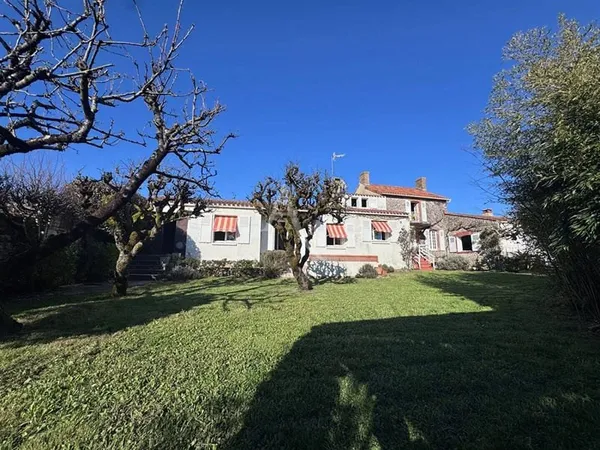 Maison 9 pièces 180 m²