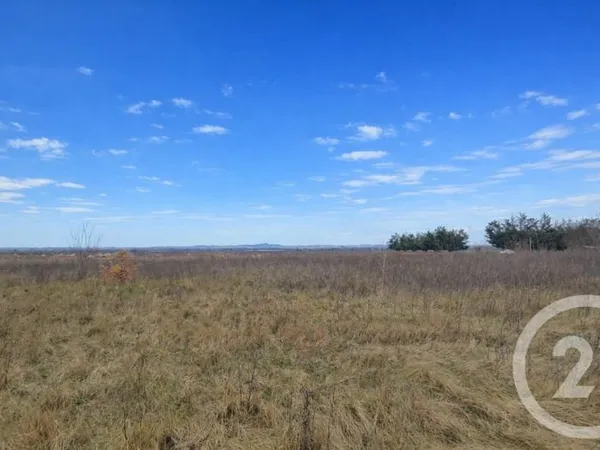 Terrain 9400 m²