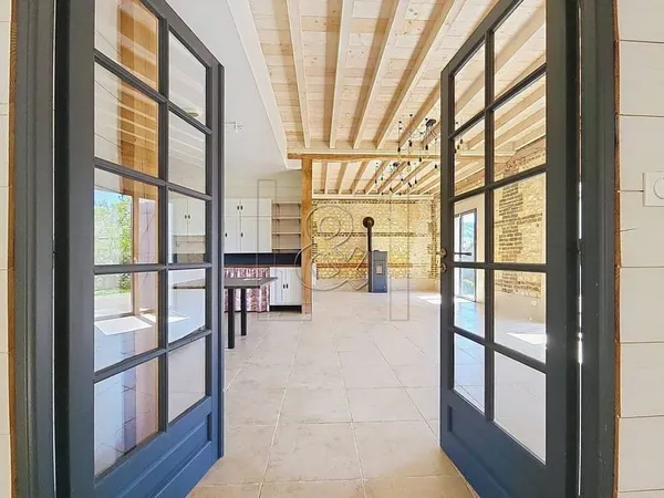 Maison 6 pièces 218 m²