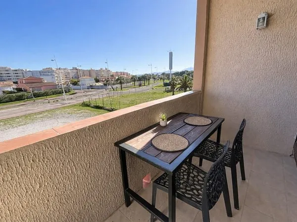 Appartement 2 pièces cabine avec terrasse proche mer